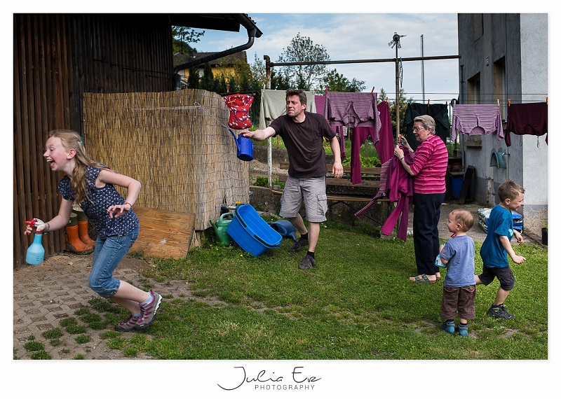 spontanes und natürliches Foto vom Familienleben