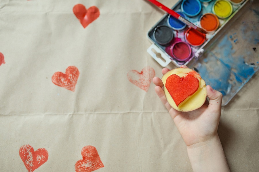 Kartoffelstempel Kinderhand Herz